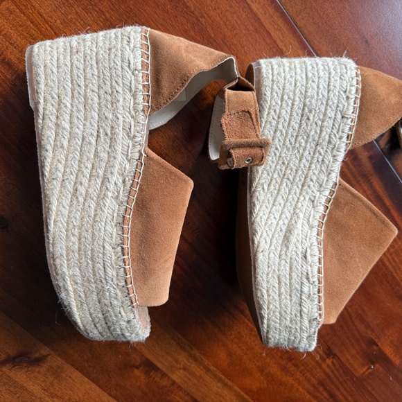 Free People Tan Suede Sandals - Picture 2 of 4